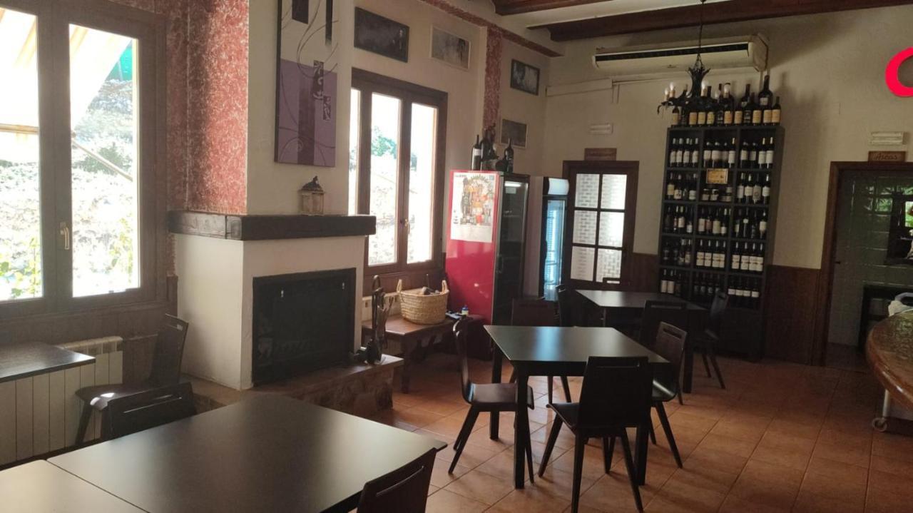 Hostal Restaurante Andra Rio Madera Esterno foto